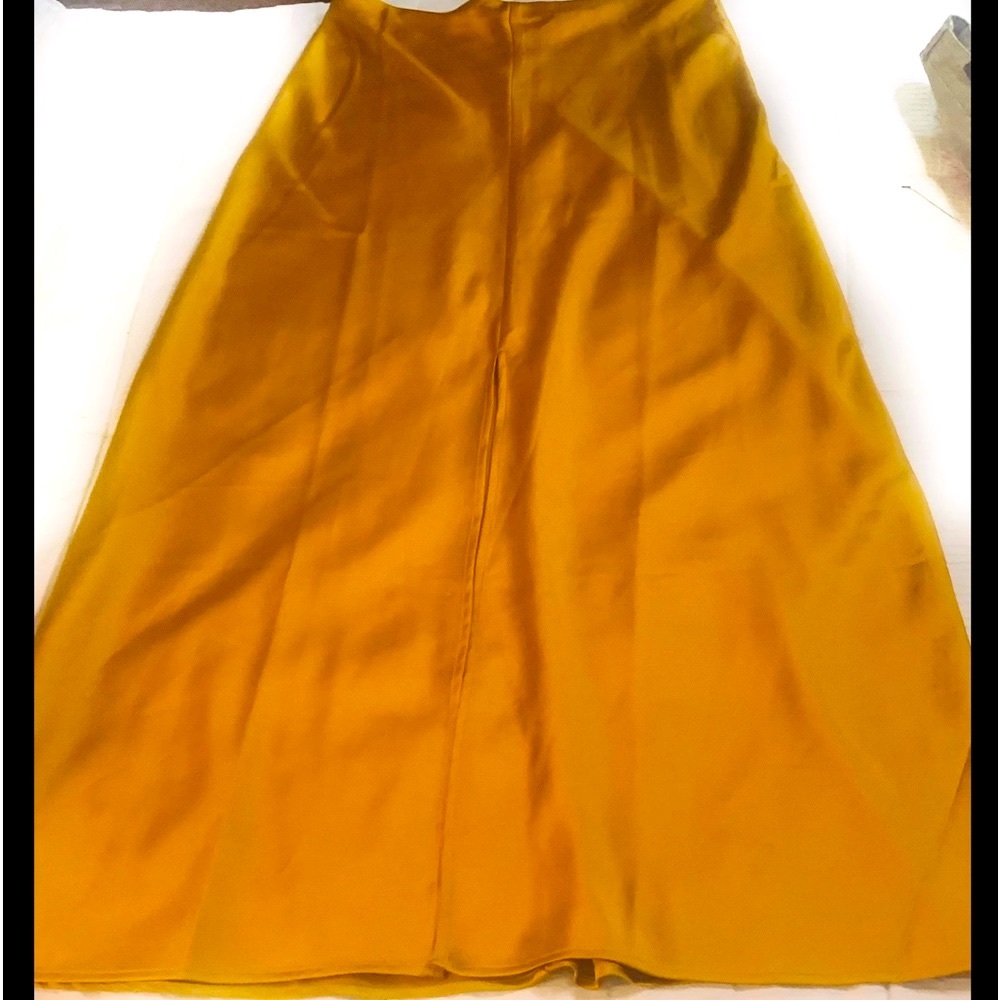DRA Long Skirt With Slit Up Front
